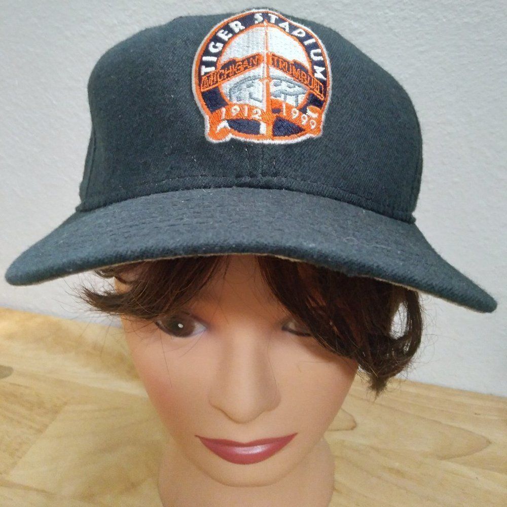 Vintage New Era Tiger Stadium 1999 Snap Back Hat